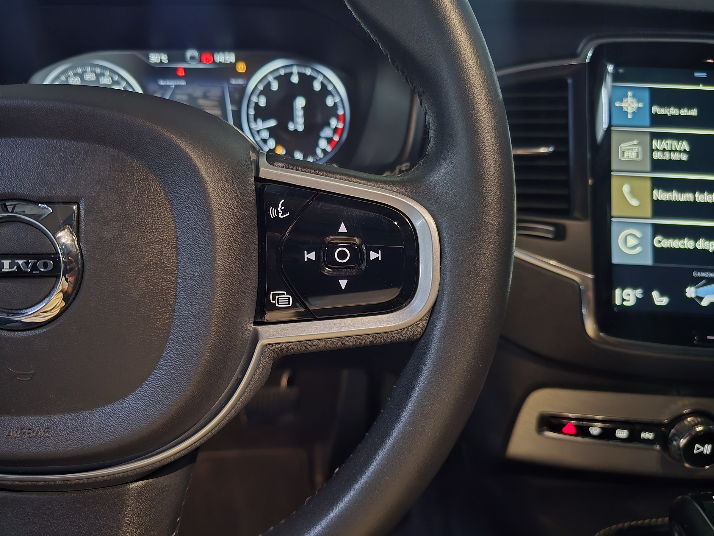 VOLVO XC90 2.0 T6 GASOLINA MOMENTUM AWD GEARTRONIC