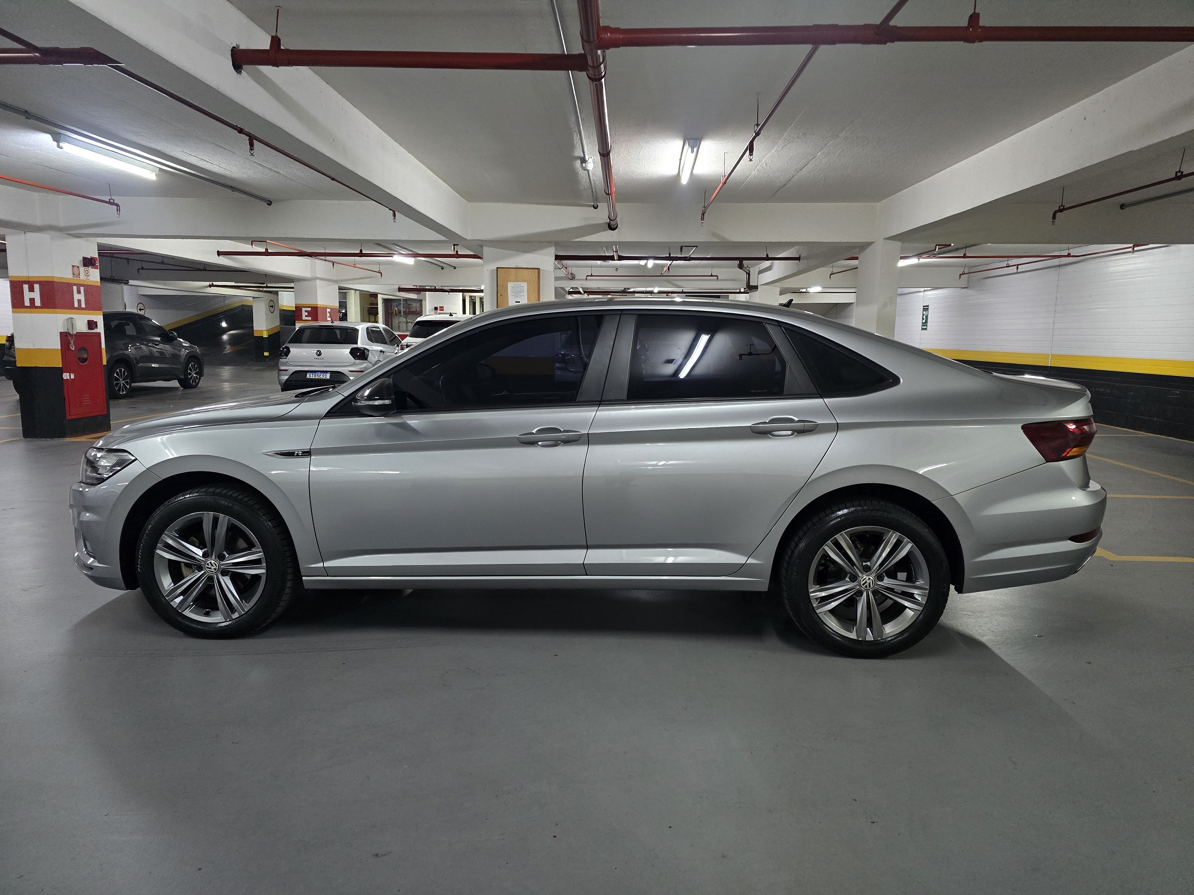VOLKSWAGEN JETTA 1.4 250 TSI TOTAL FLEX R-LINE TIPTRONIC