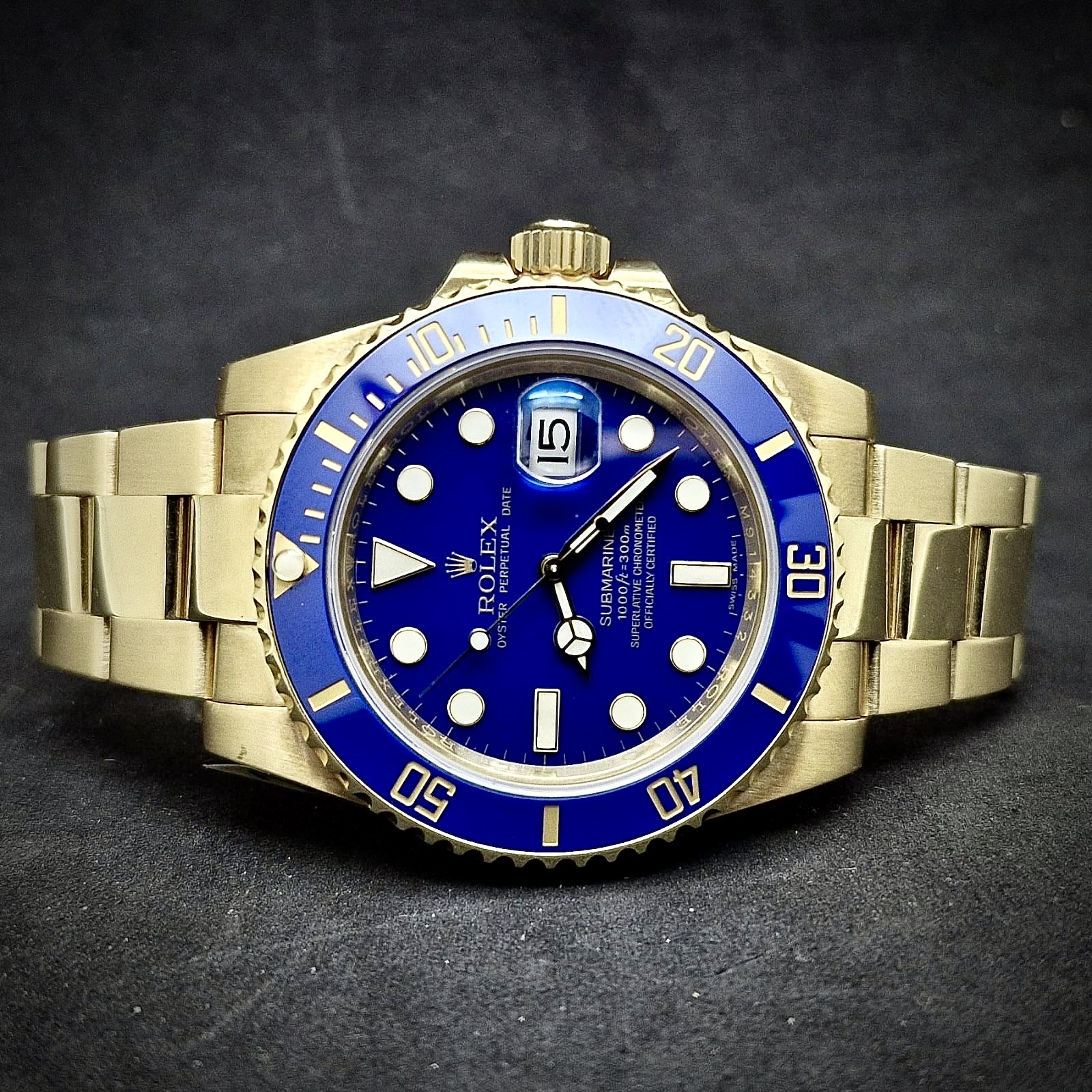ROLEX SUBMARINER DATE - GOLD