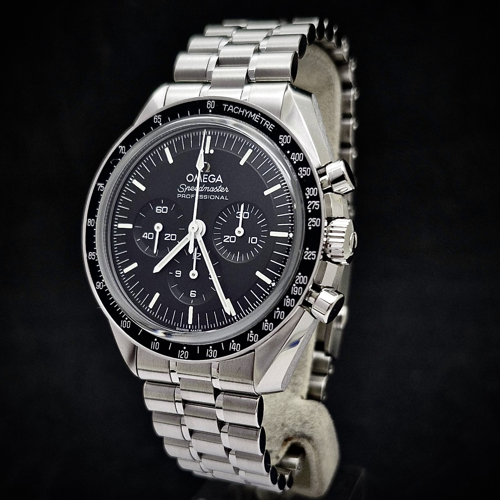 OMEGA SPEEDMASTER MOONWATCH