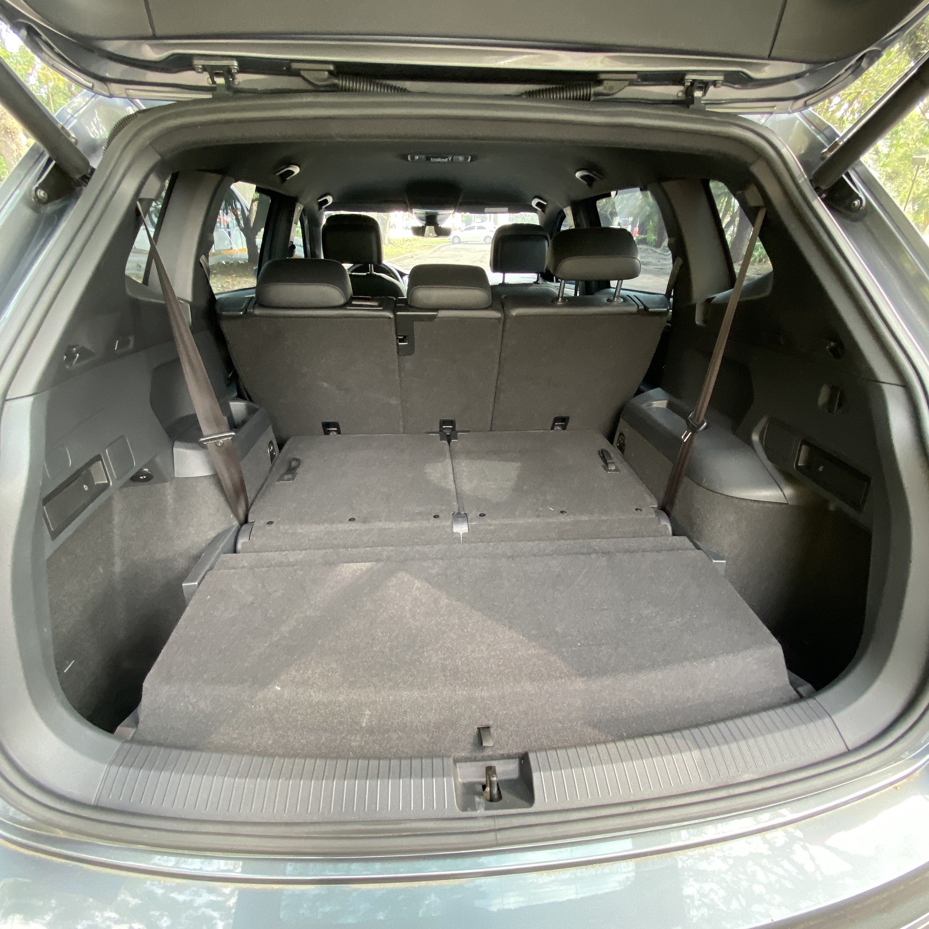 VOLKSWAGEN TIGUAN 2.0 ALLSPACE R-LIINE