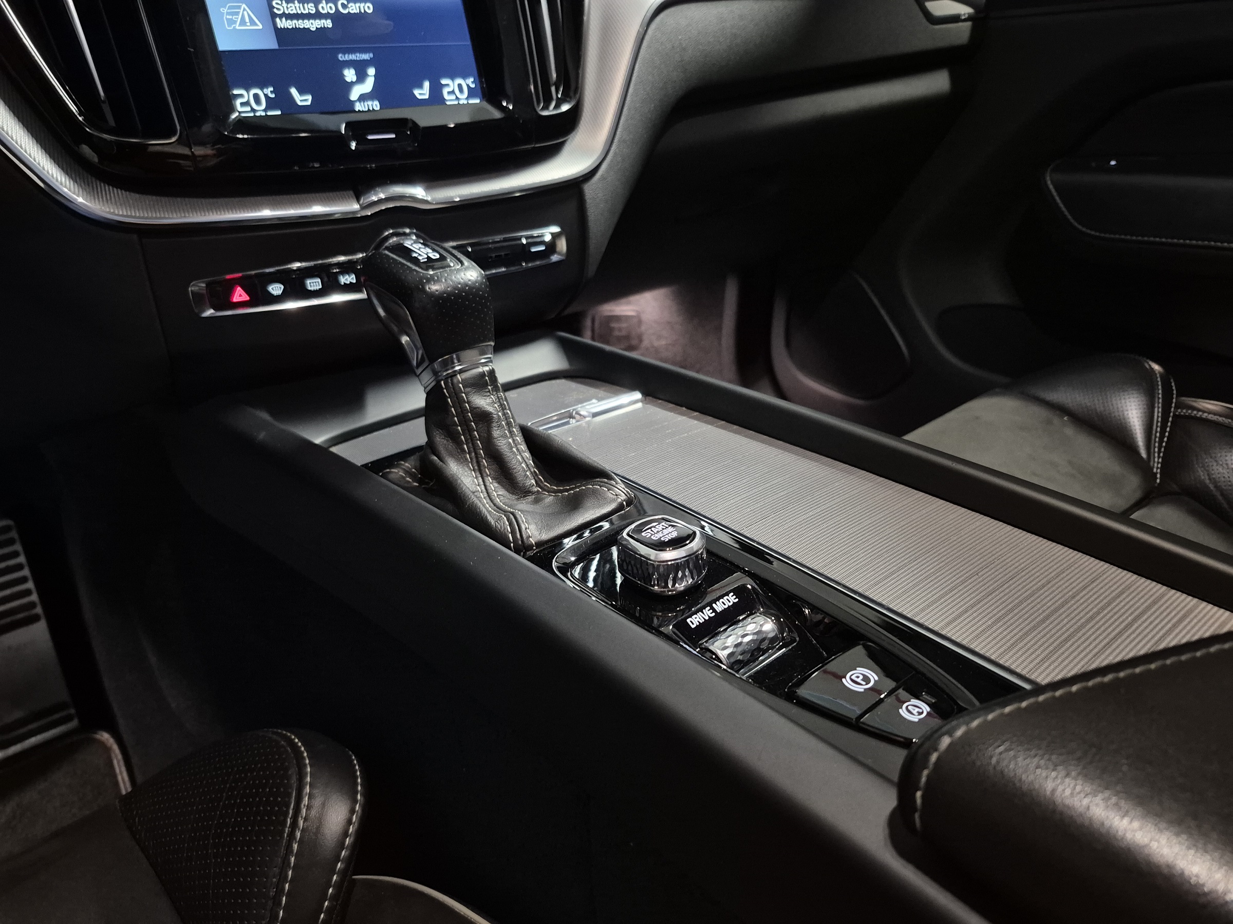 VOLVO XC60 2.0 T5 R DESIGN TURBO GASOLINA 4P AUTOMÁTICO