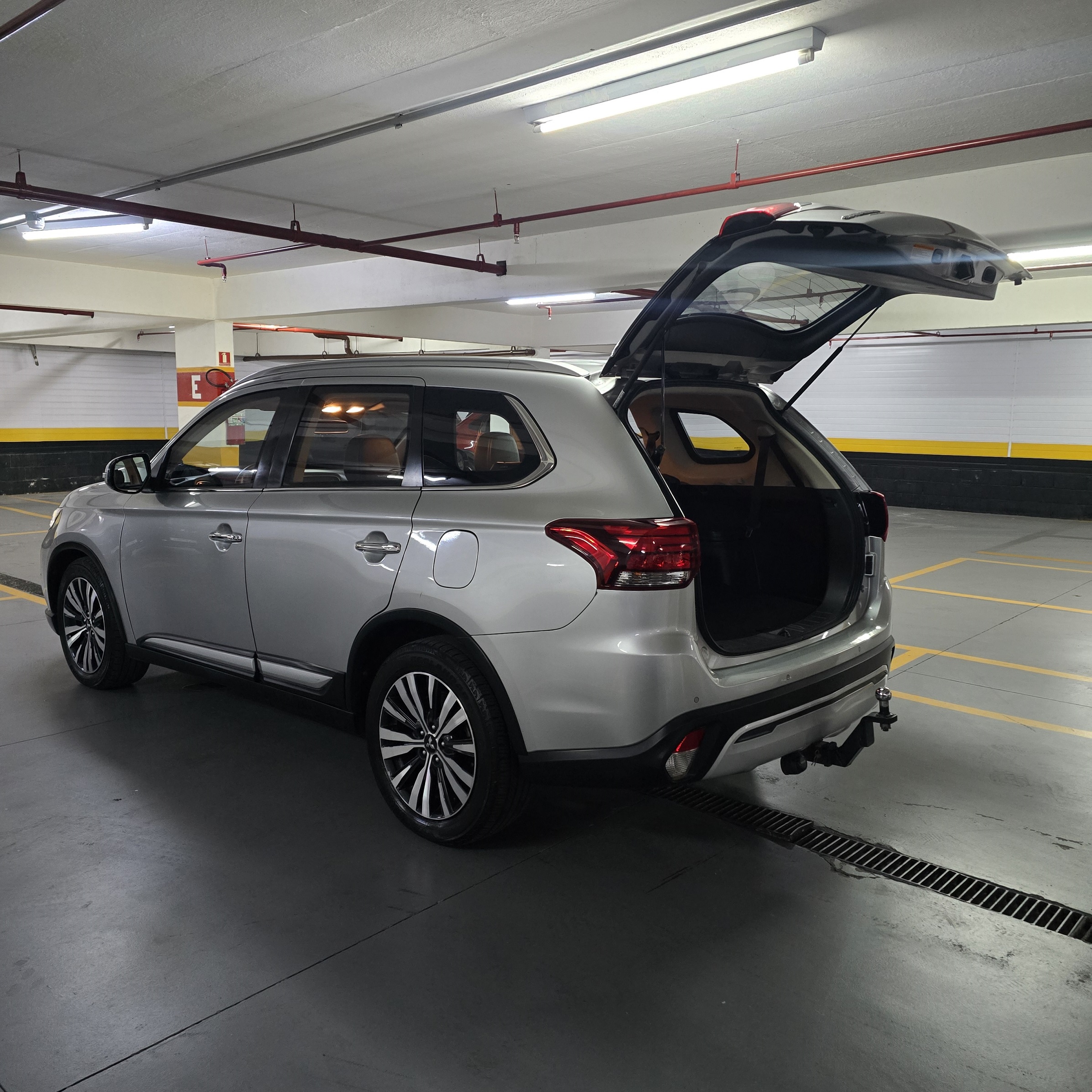 MITSUBISHI OUTLANDER 3.0 MIVEC V6 GASOLINA HPE-S AWD AUTOMÁTICO
