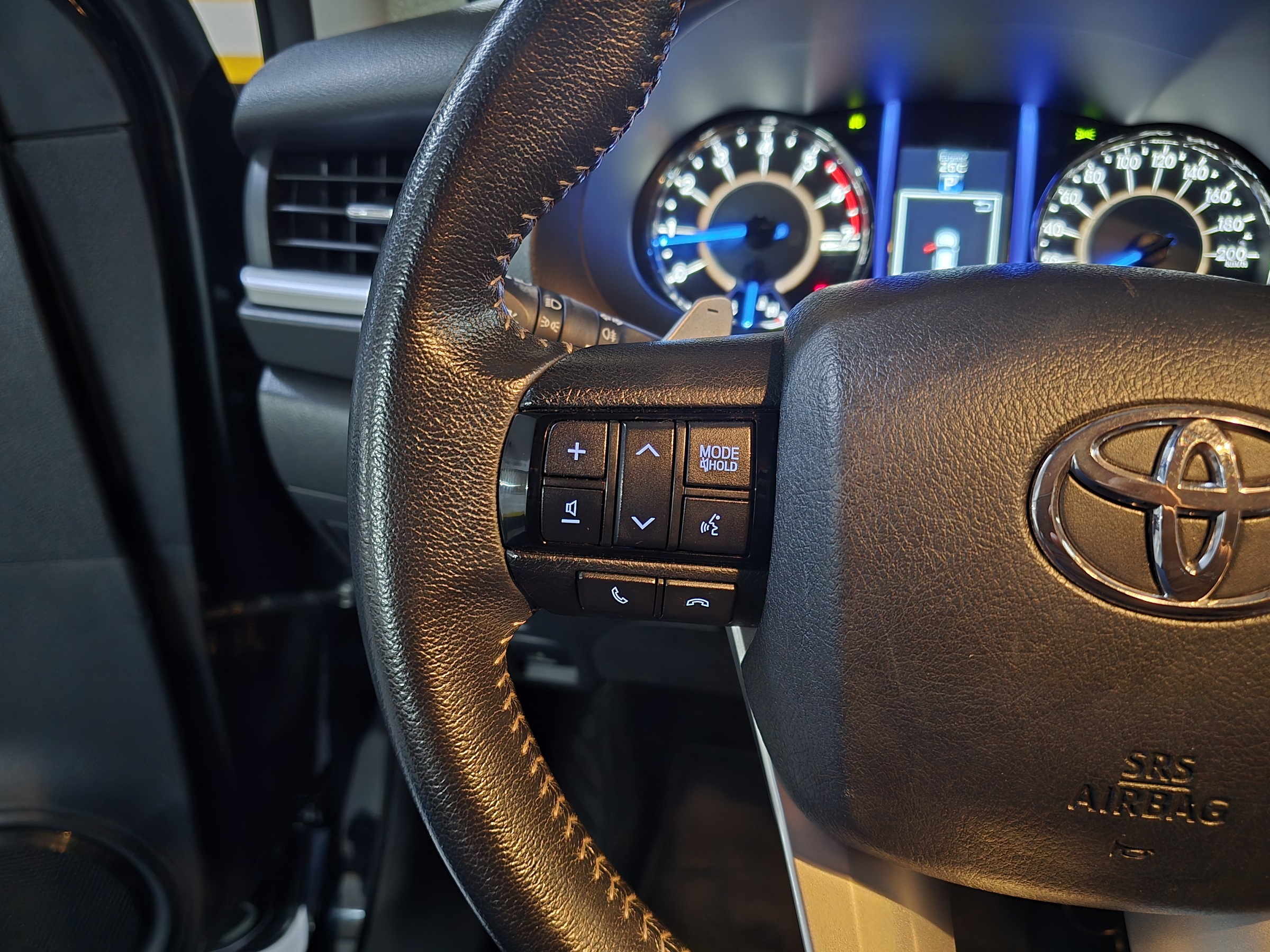 TOYOTA HILUX SW4 2.7 SRV 7 LUGARES 4X2 16V FLEX 4P AUTOMÁTICO