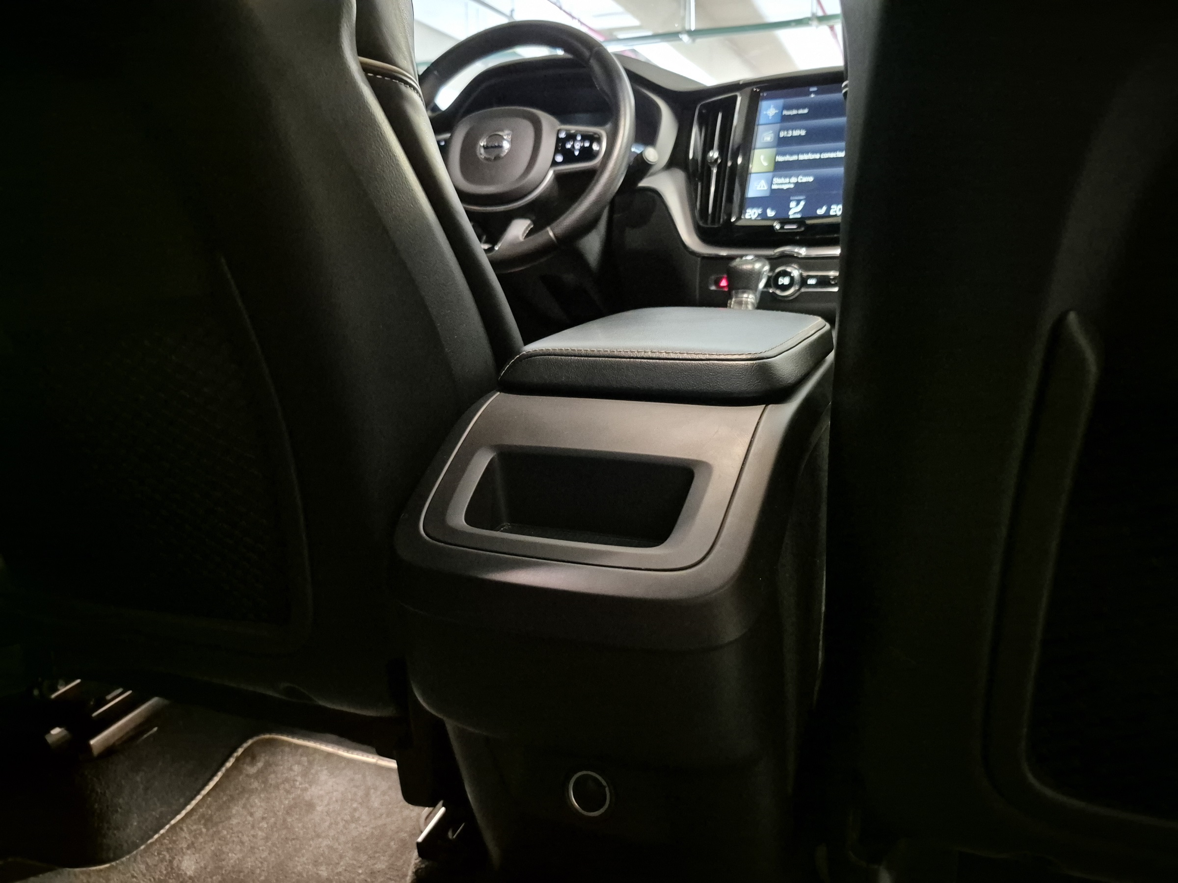 VOLVO XC60 2.0 T5 R DESIGN TURBO GASOLINA 4P AUTOMÁTICO