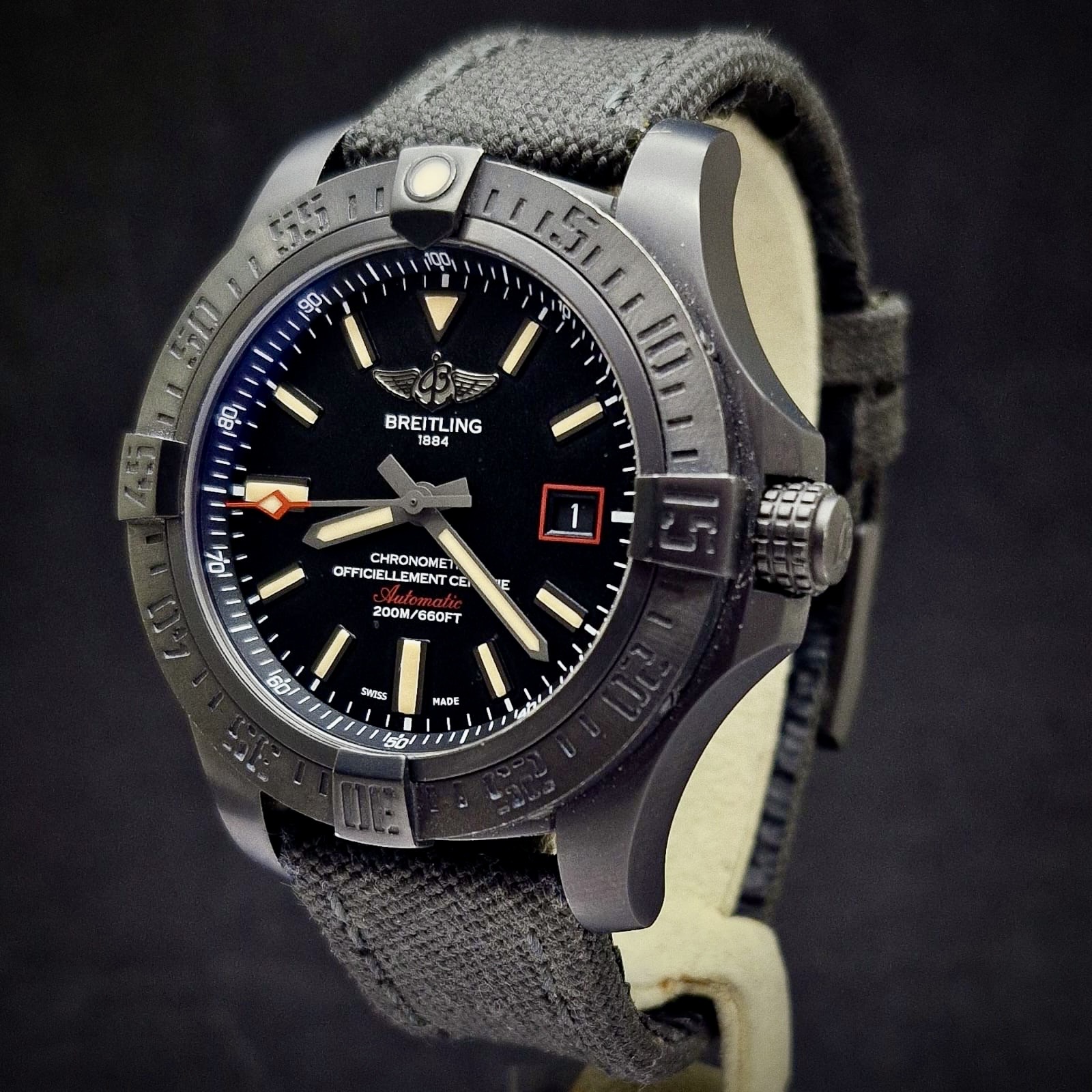 BREITLING AVENGER BLACKBIRD 44