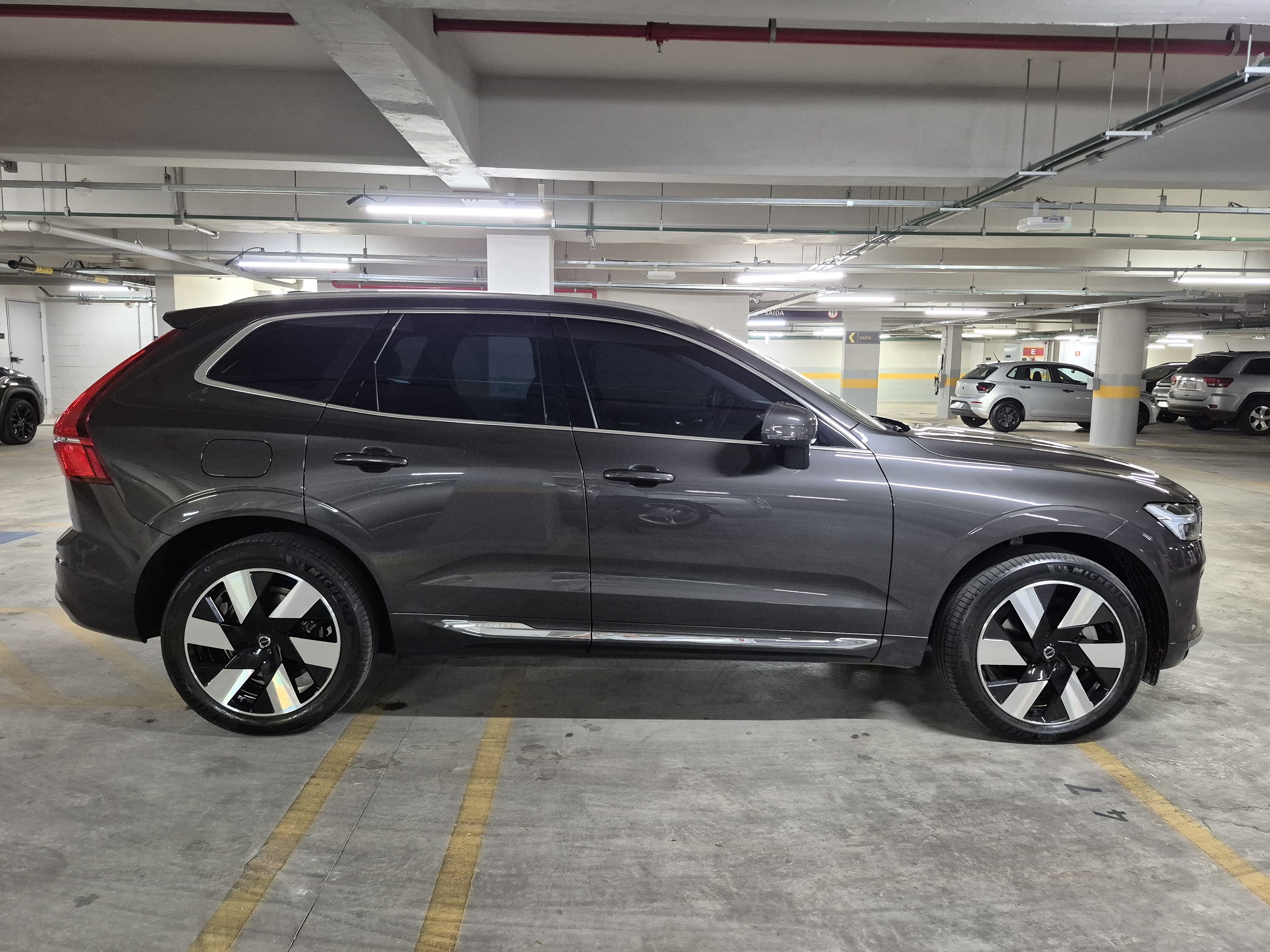 VOLVO XC60 2.0 T8 RECHARGE ULTIMATE DARK AWD GEARTRONIC
