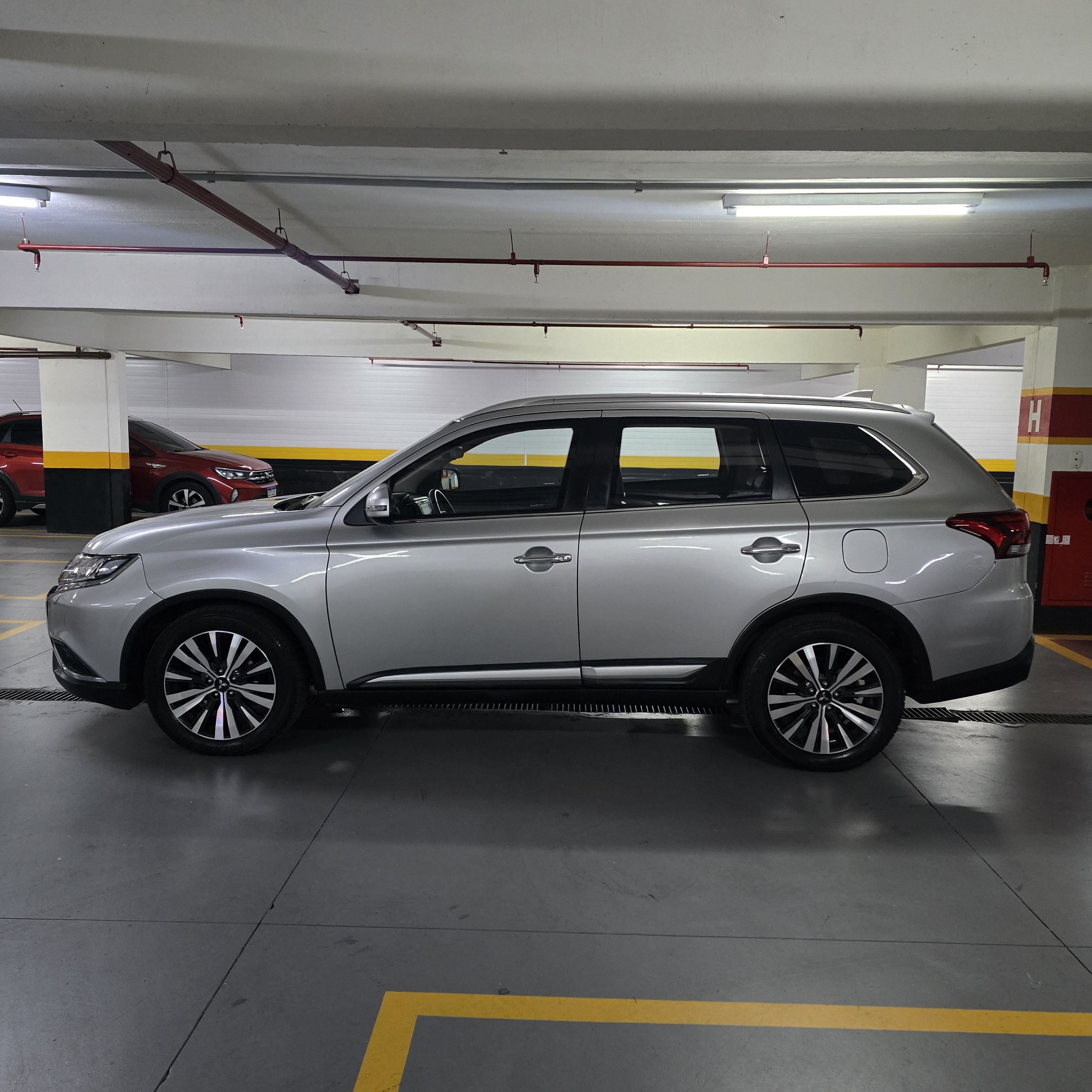 MITSUBISHI OUTLANDER 3.0 MIVEC V6 GASOLINA HPE-S AWD AUTOMÁTICO