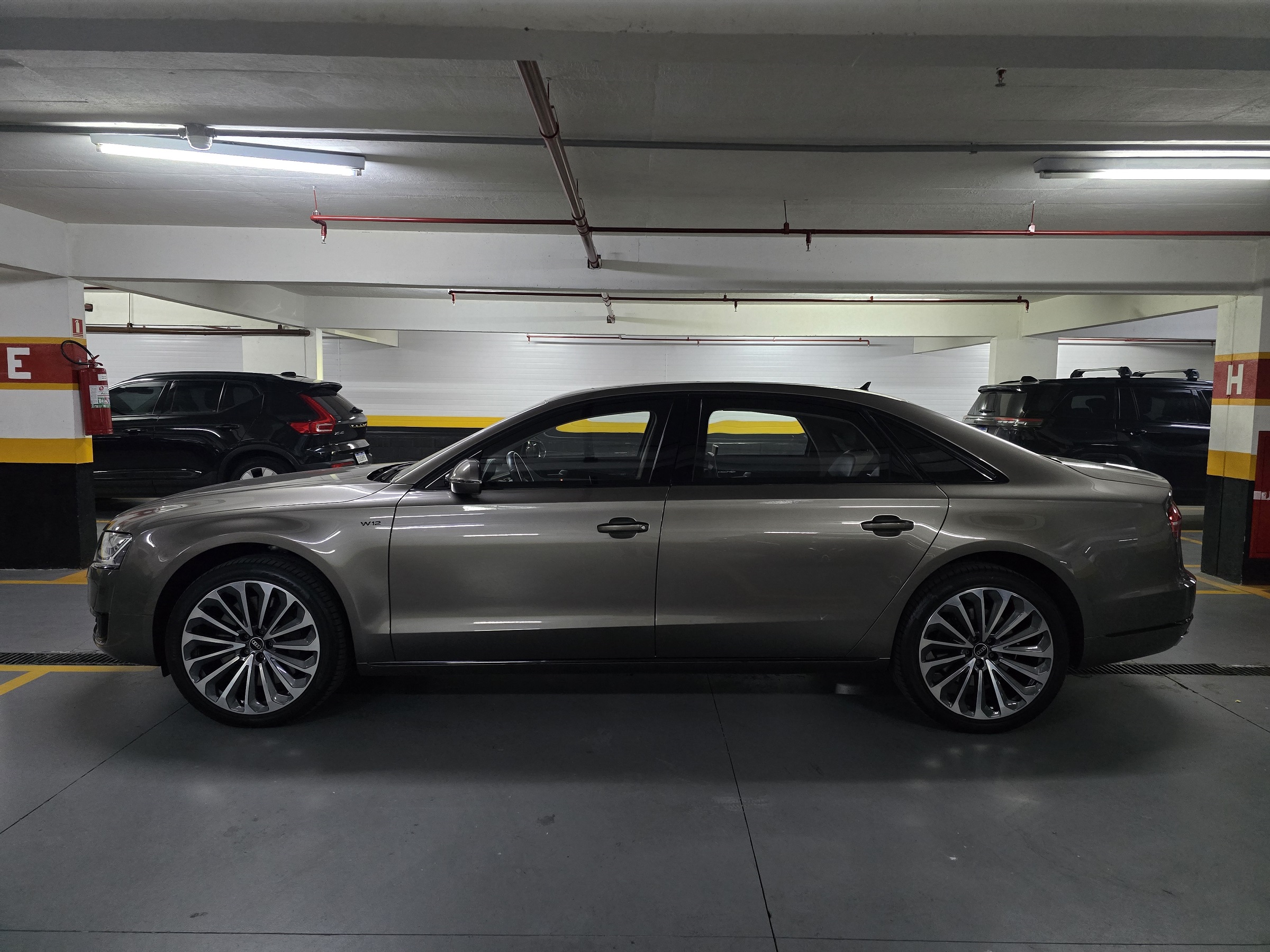 AUDI A8 6.3 FSI LONGO W12 48V GASOLINA 4P TIPTRONIC