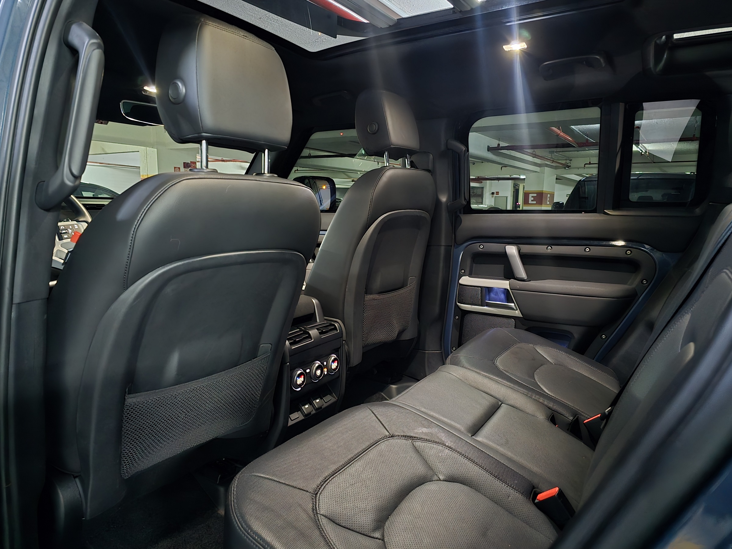 LAND ROVER DEFENDER 3.0 D300 TURBO DIESEL MHEV 110 X-DYNAMIC SE AWD AUTOMÁTICO