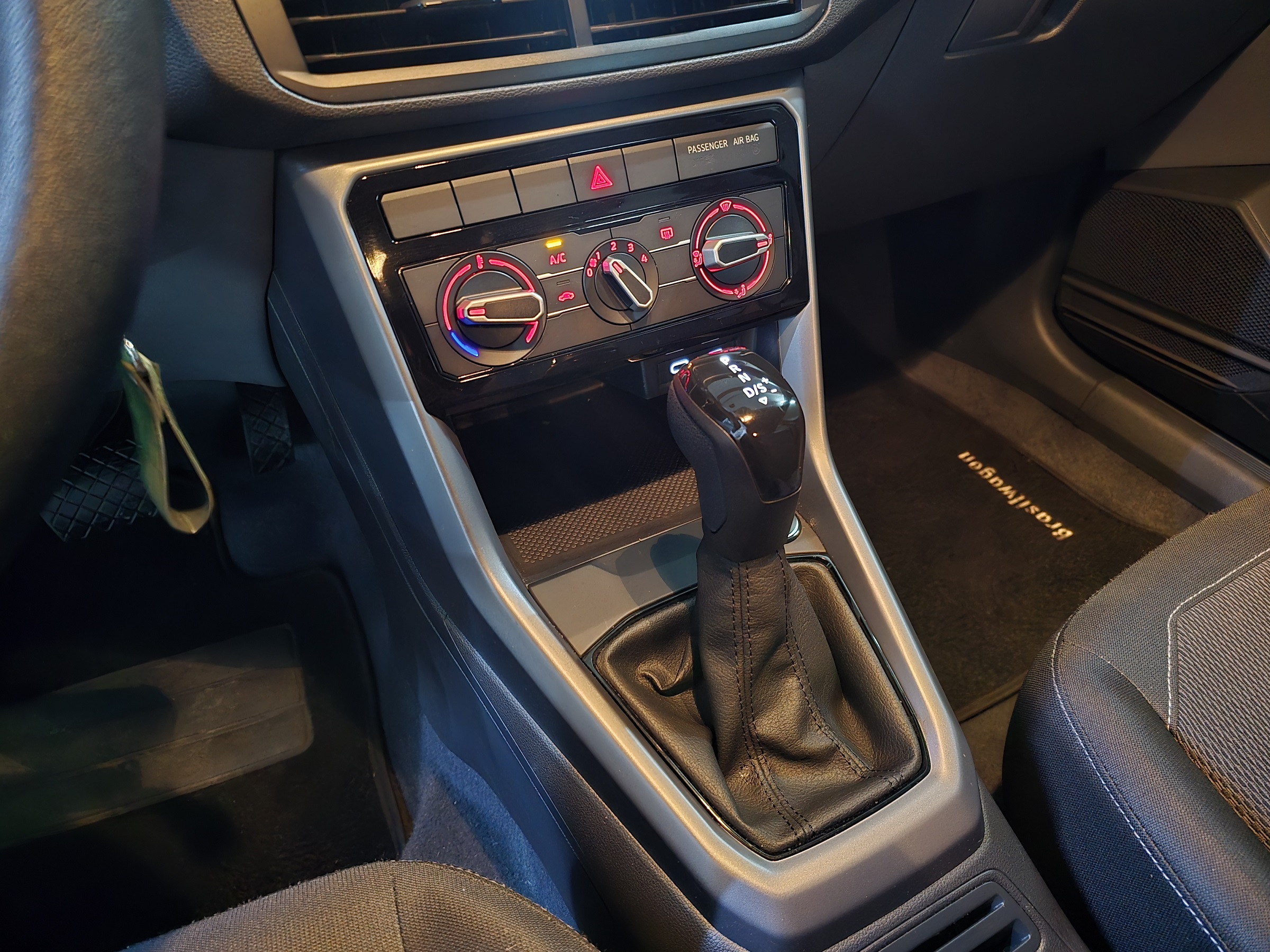 VOLKSWAGEN TCROSS 1.0 200 TSI TOTAL FLEX AUTOMÁTICO