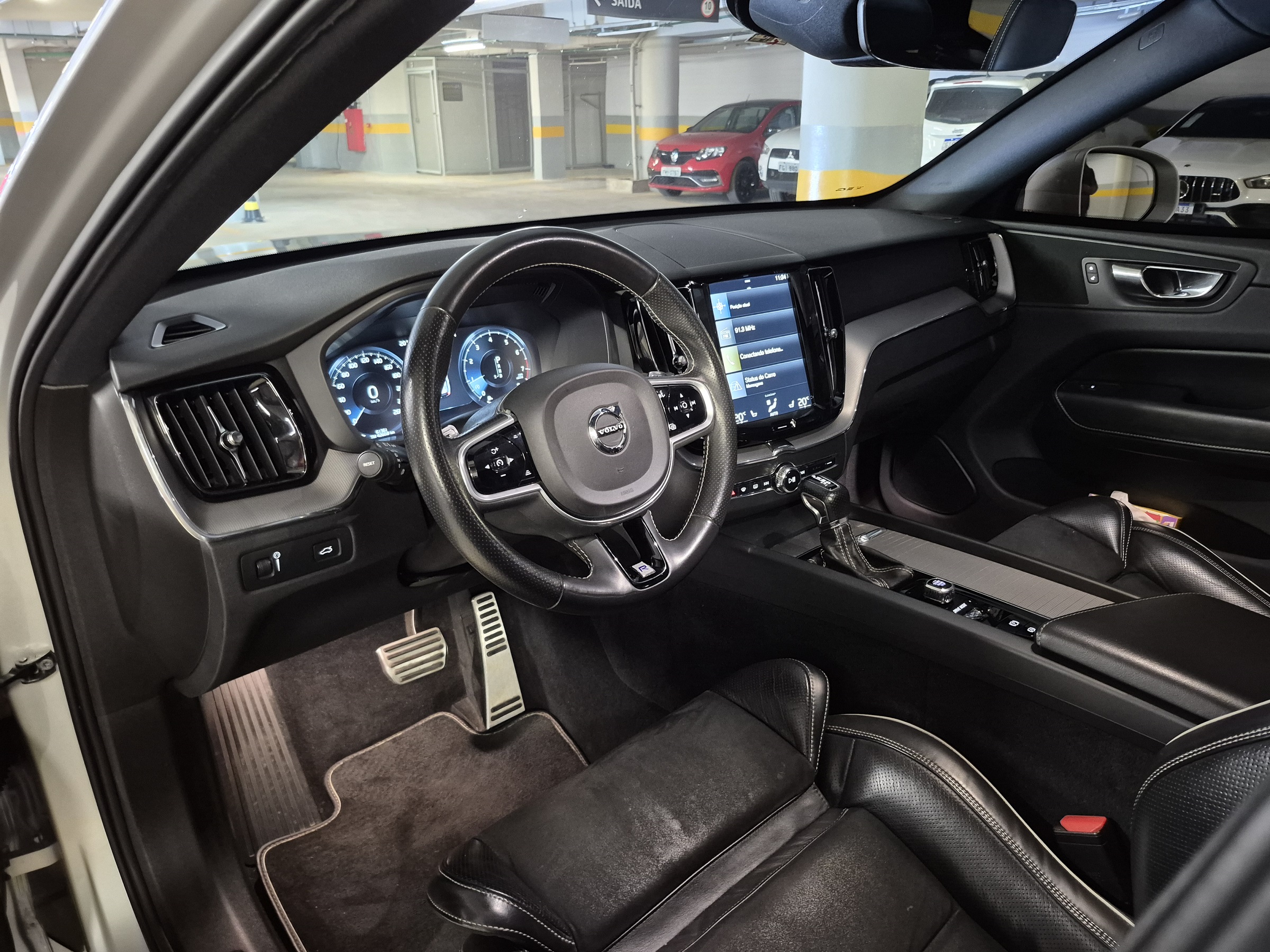 VOLVO XC60 2.0 T5 R DESIGN TURBO GASOLINA 4P AUTOMÁTICO