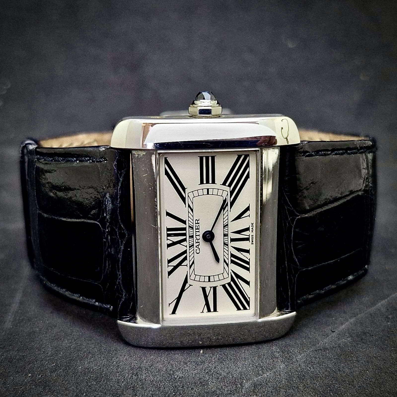 CARTIER TANK DIVAN