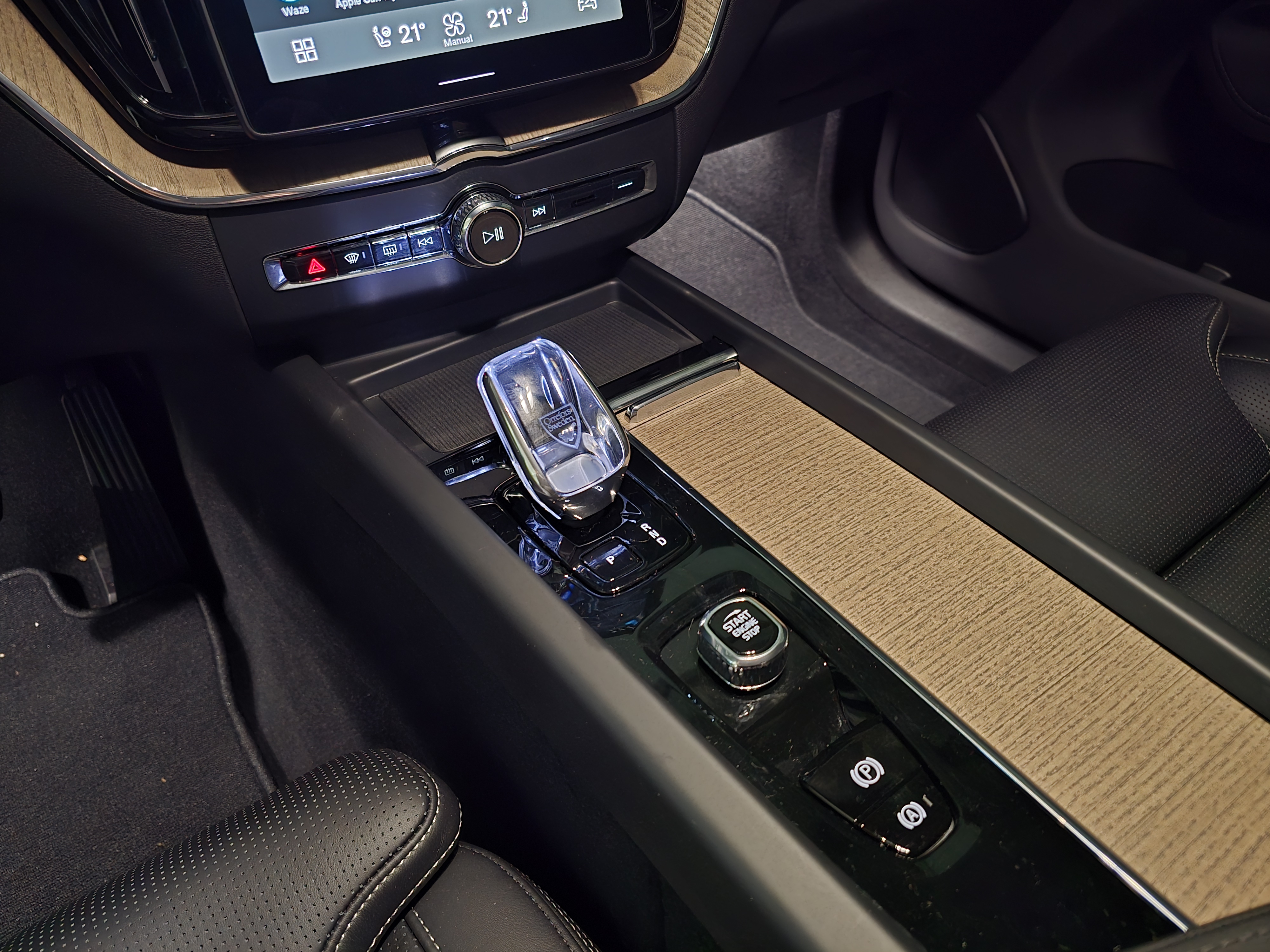 VOLVO XC60 2.0 T8 PHEV ULTRA DARK AWD GEARTRONIC