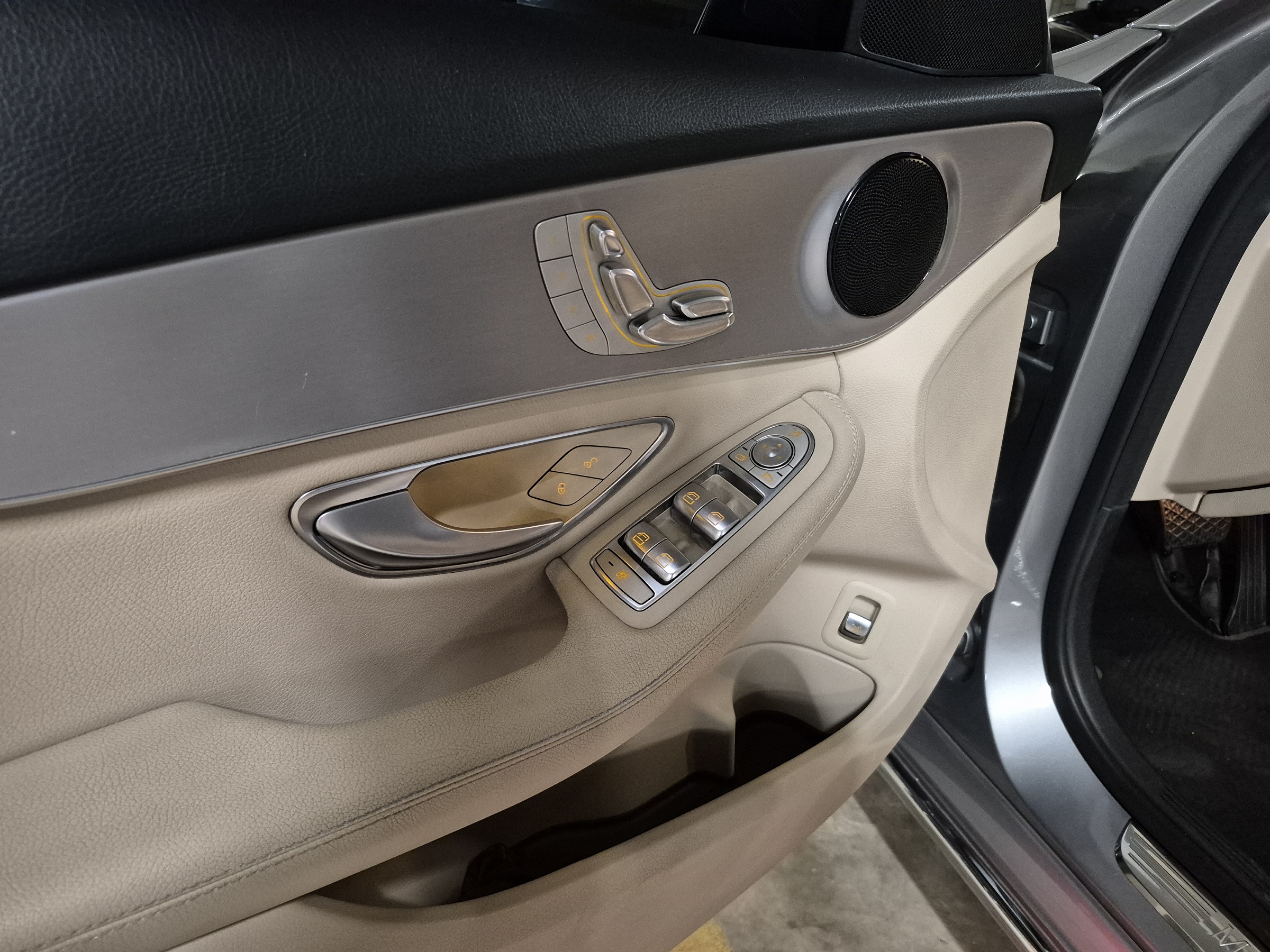 MERCEDES-BENZ C 200 2.0 CGI AVANTGARDE 16V GASOLINA 4P AUTOMÁTICO