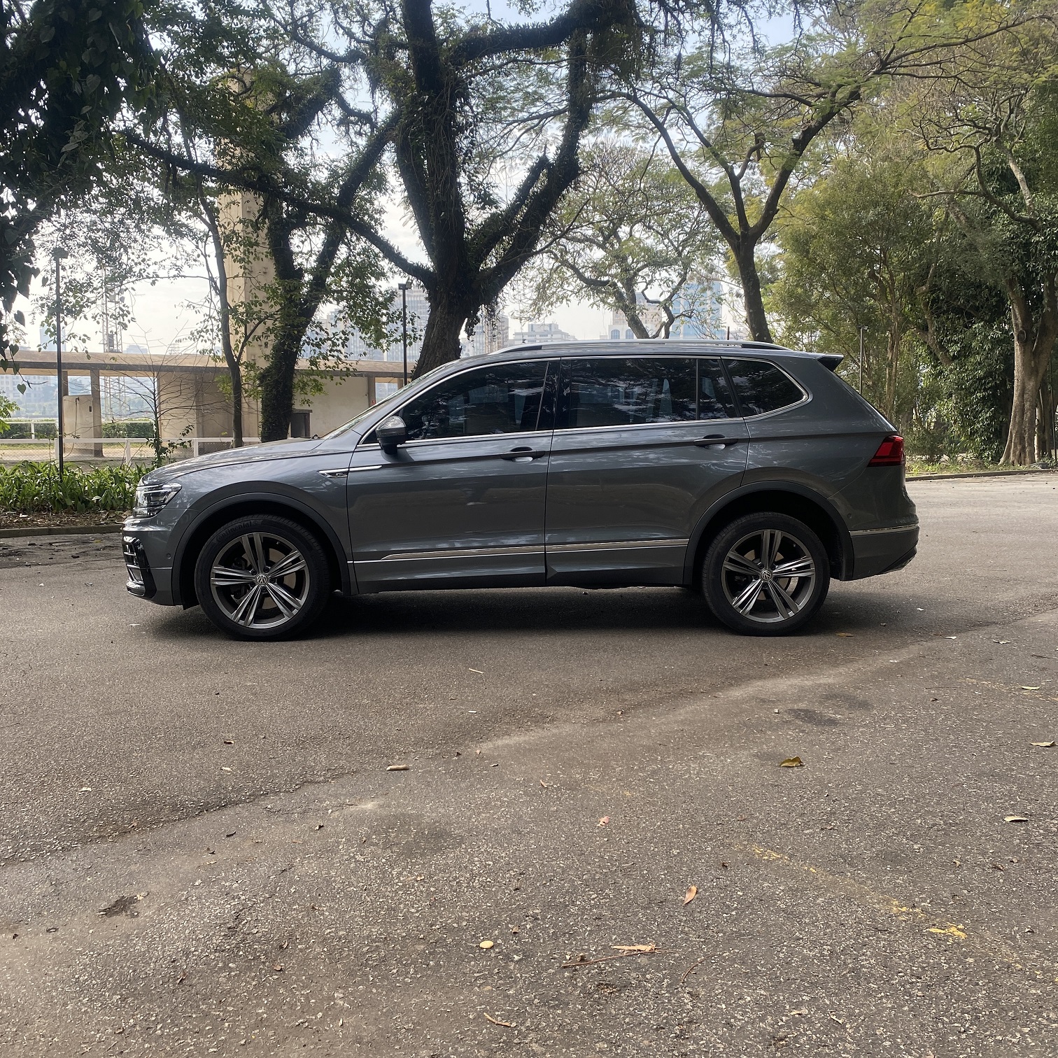 VOLKSWAGEN TIGUAN 2.0 ALLSPACE R-LIINE