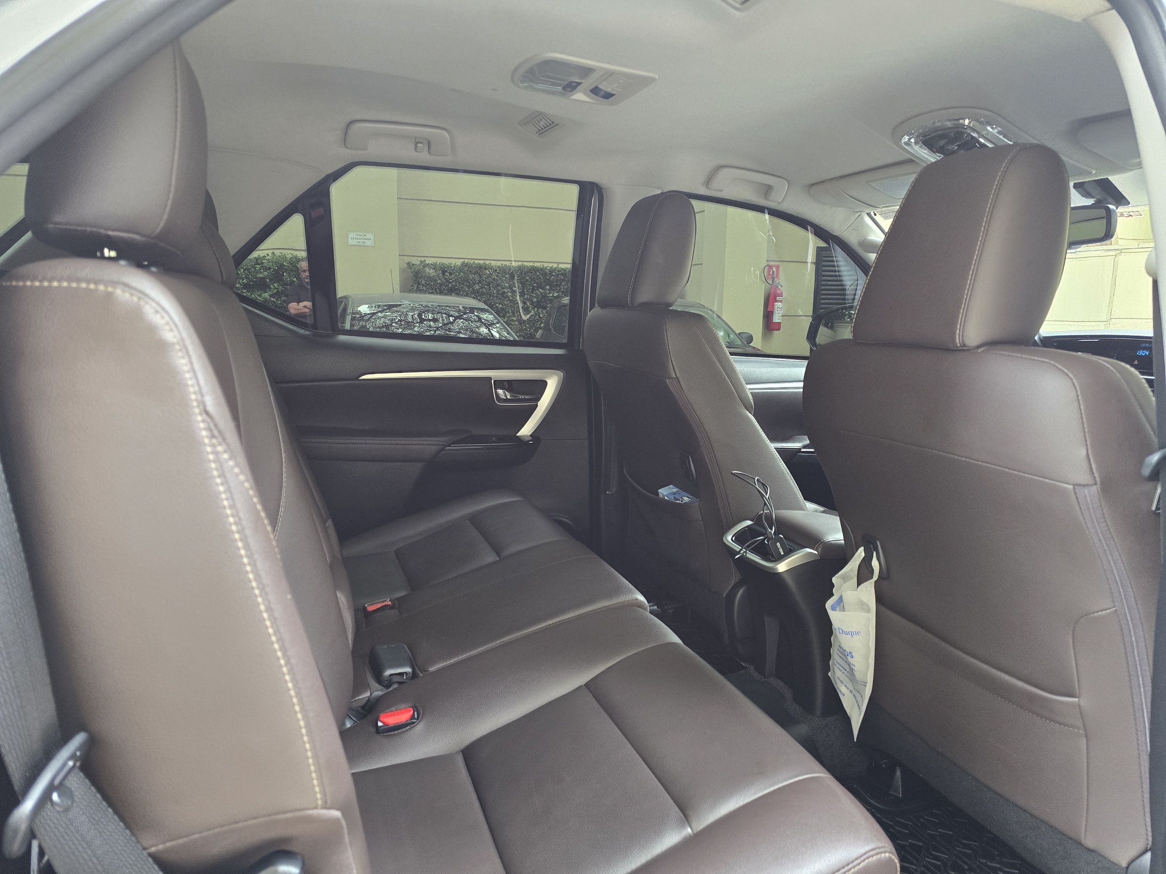 TOYOTA HILUX 2.8 SRX 4X4 7 LUGARES 16V TURBO INTERCOOLER DIESEL 4P AUTOMÁTICO