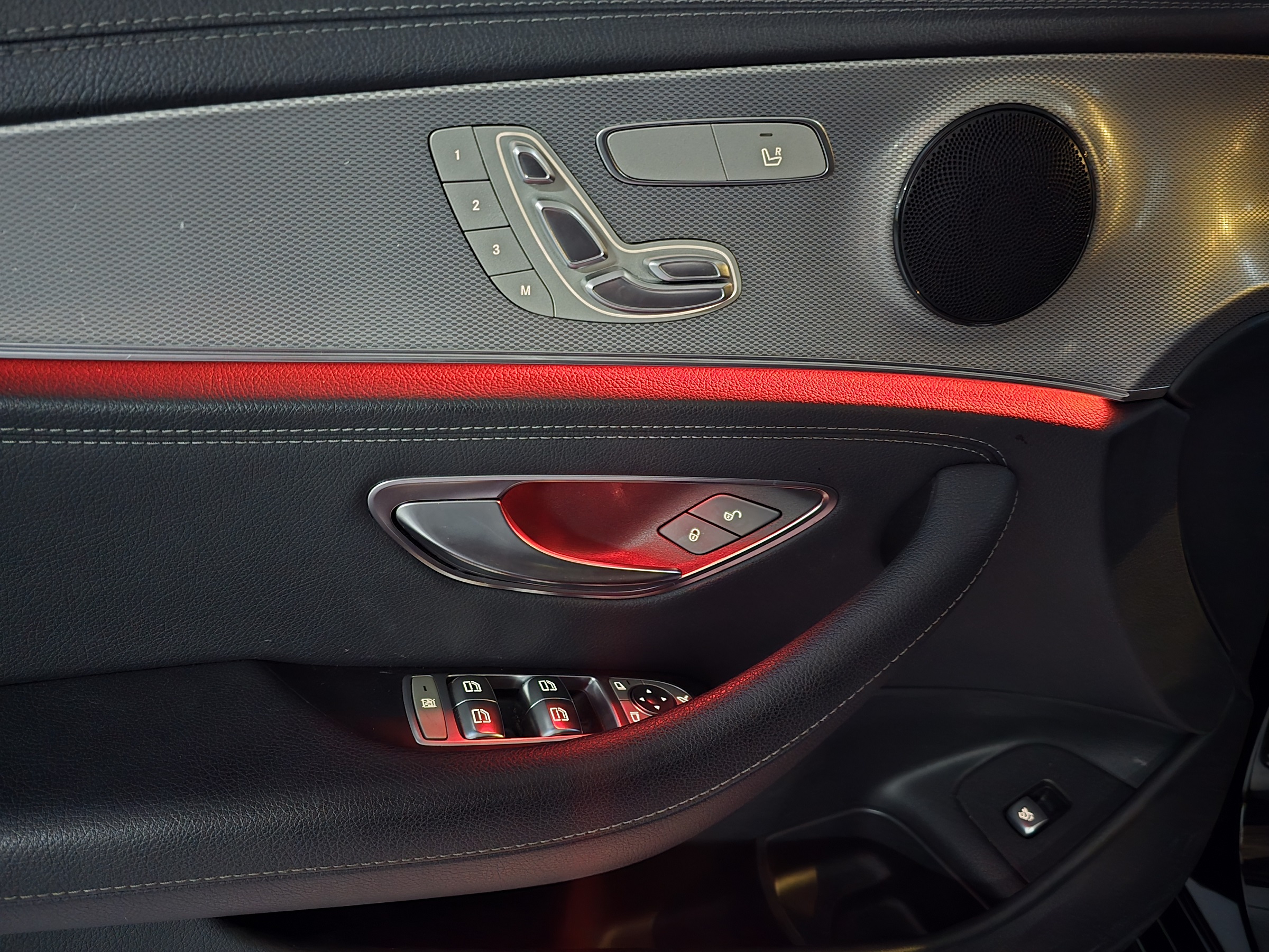 MERCEDES-BENZ E300 2.0 CGI GASOLINA AVANTGARDE 9G-TRONIC