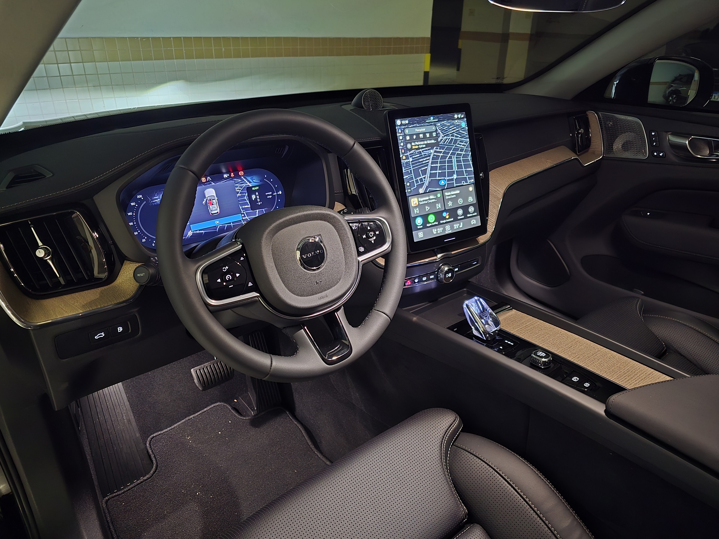 VOLVO XC60 2.0 T8 PHEV ULTRA DARK AWD GEARTRONIC
