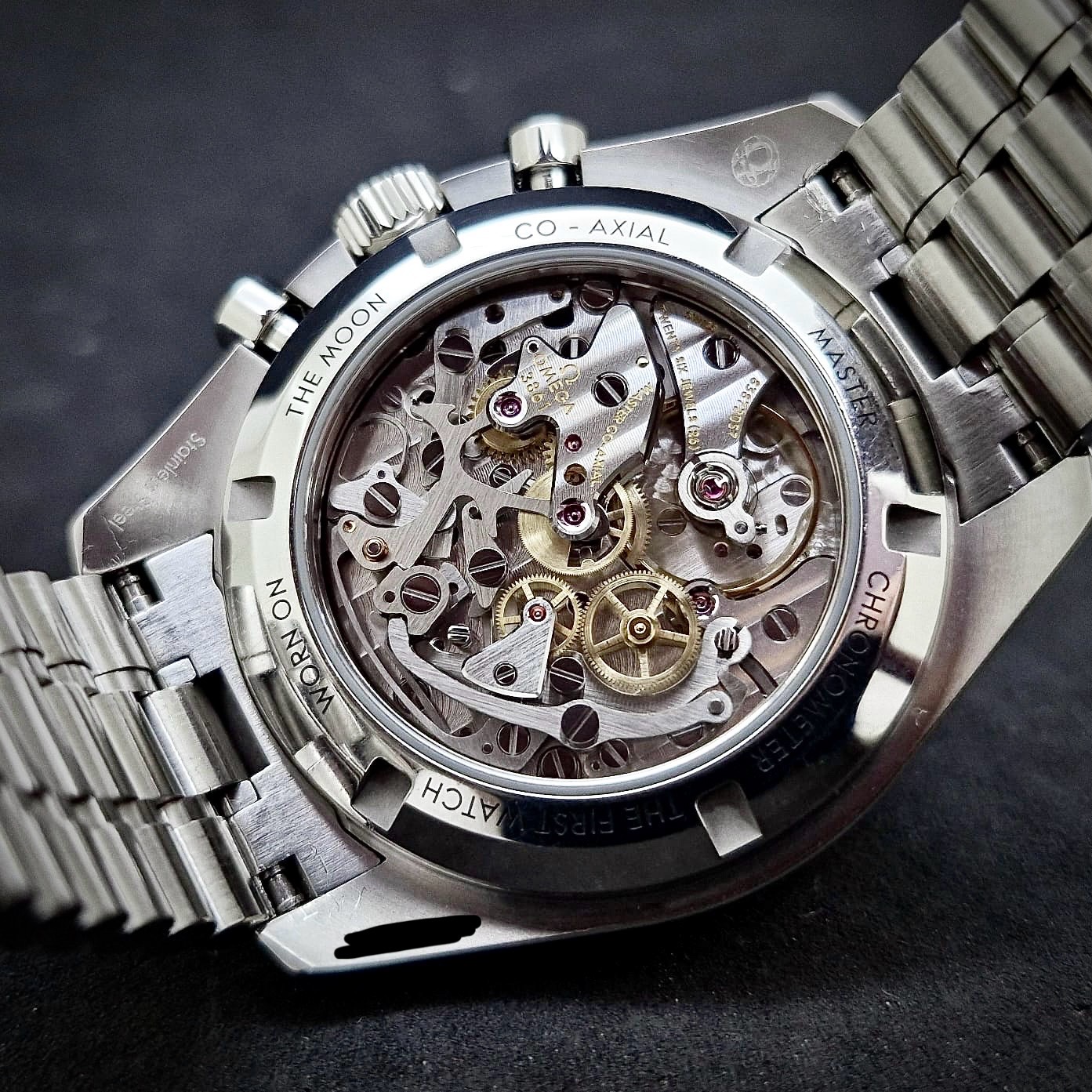 OMEGA SPEEDMASTER MOONWATCH