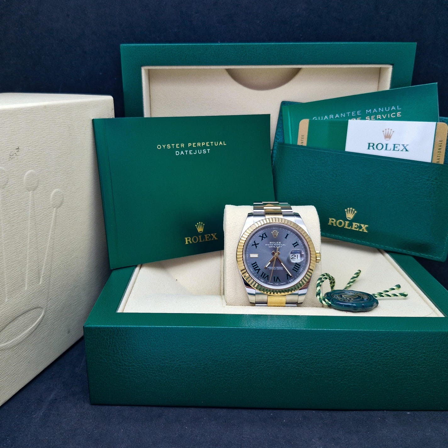 ROLEX OYSTER PERPETUAL DATEJUST 41