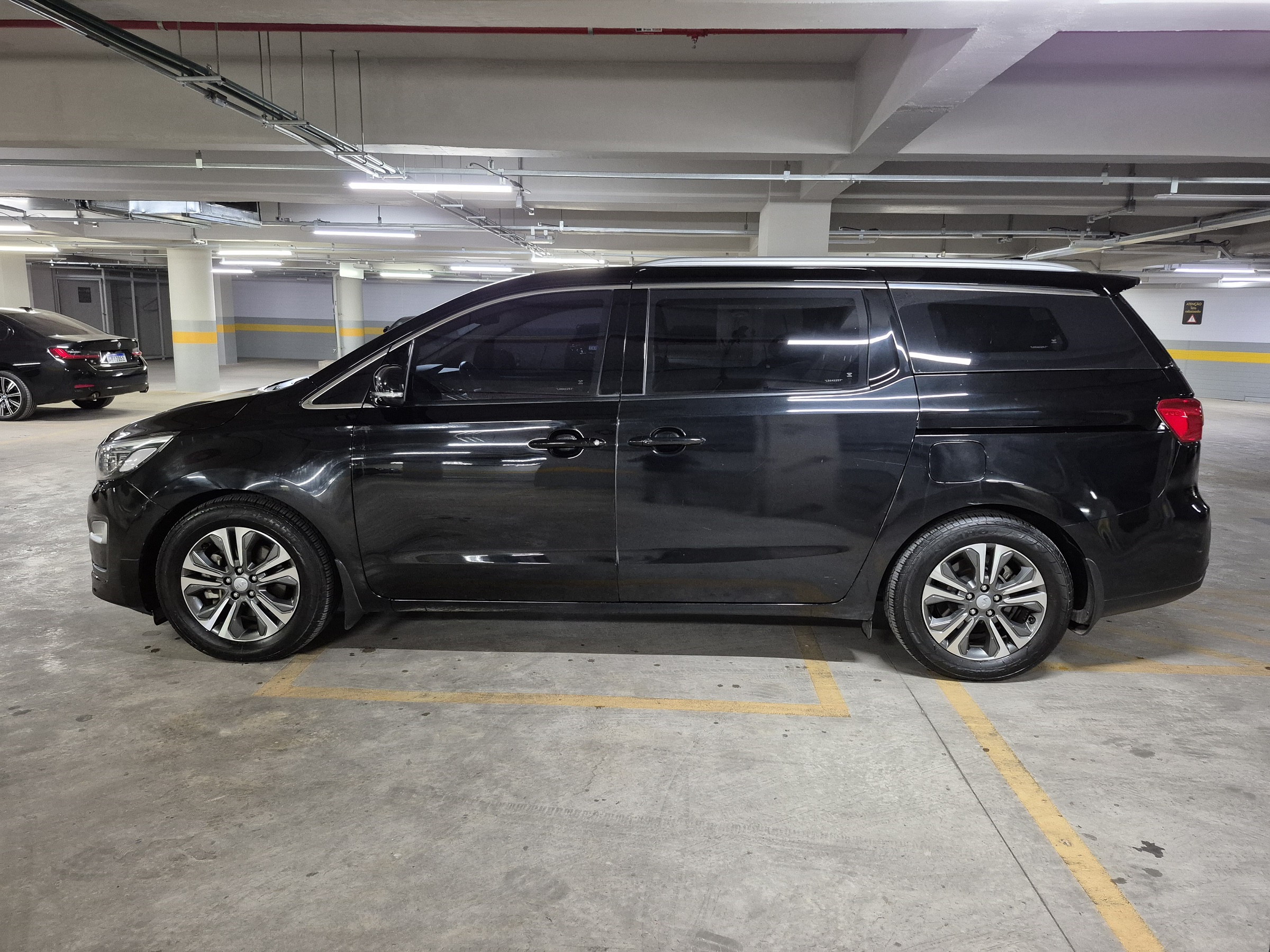 KIA CARNIVAL 3.3 EX V6 24V GASOLINA 4P AUTOMATICO