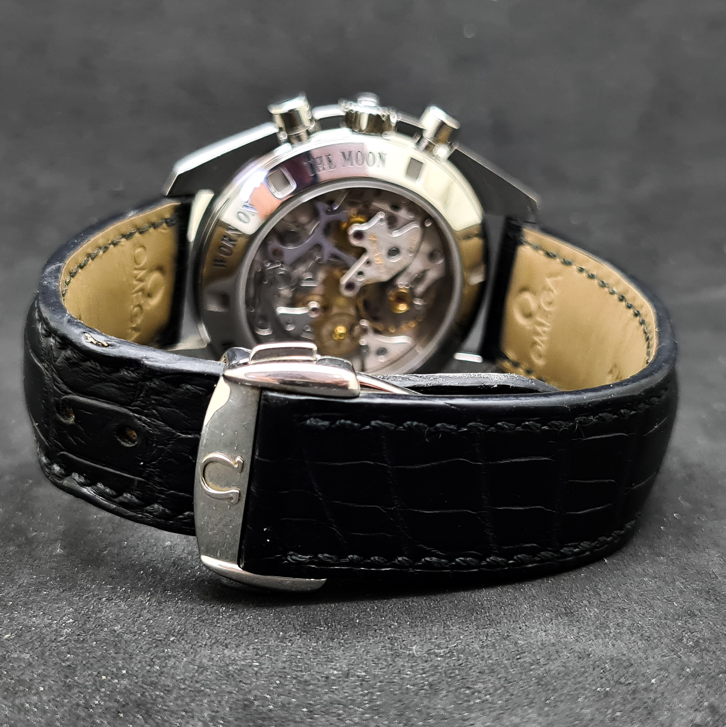 OMEGA SPEEDMASTER MOONWATCH
