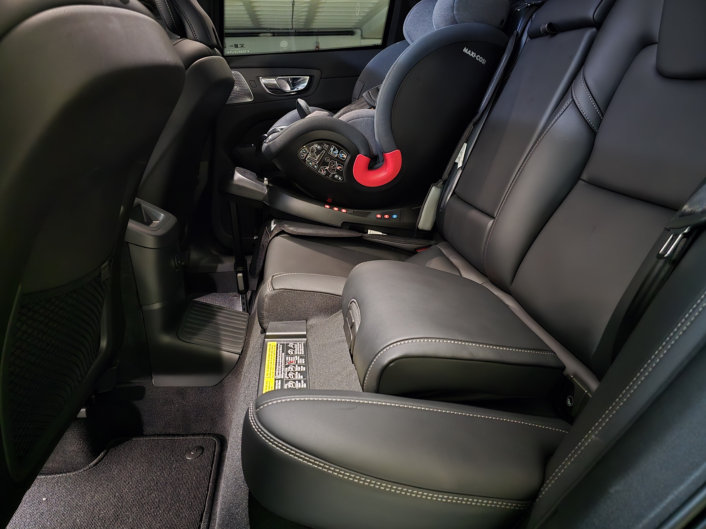 VOLVO XC60 2.0 T8 PHEV ULTRA DARK AWD GEARTRONIC