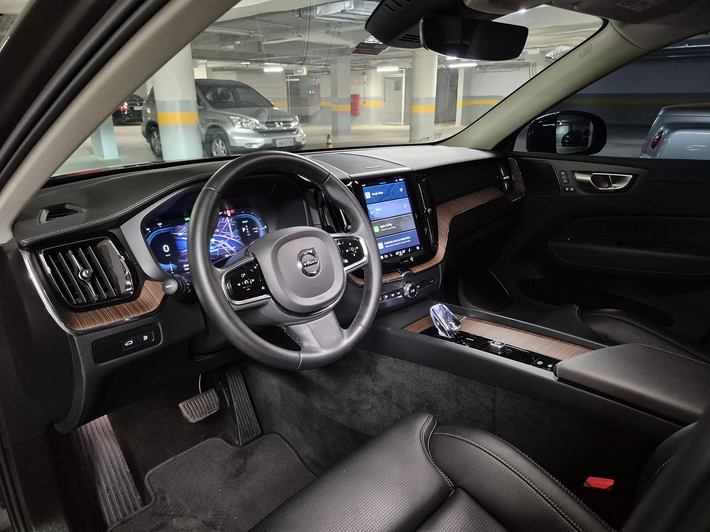 VOLVO XC60 2.0 T8 RECHARGE ULTIMATE DARK AWD GEARTRONIC