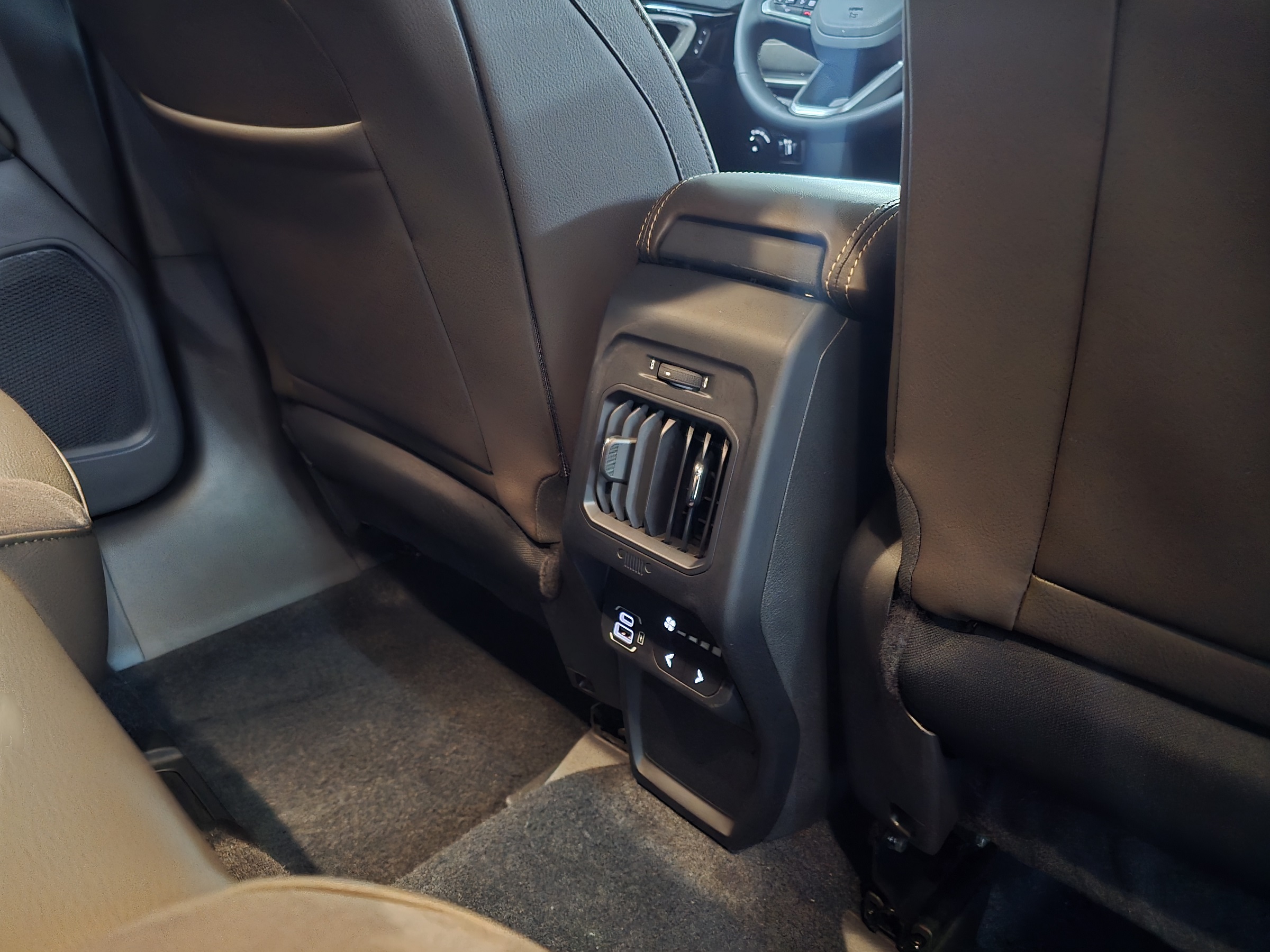 JEEP COMMANDER 2.2 TURBO DIESEL OVERLAND AT9