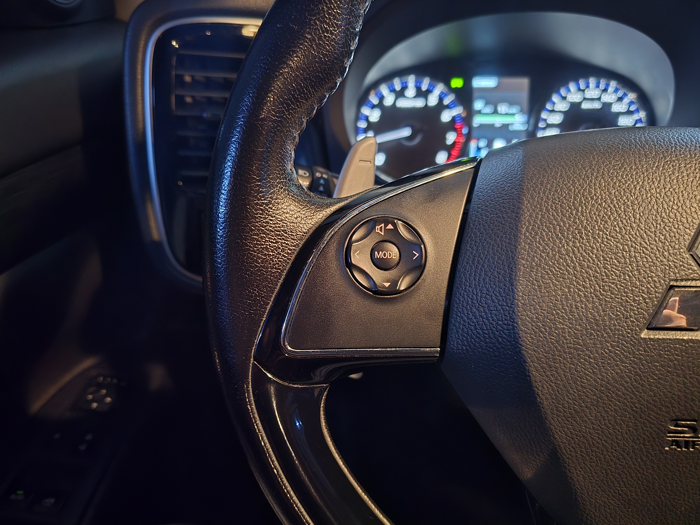 MITSUBISHI OUTLANDER 3.0 GT 4X4 V6 24V GASOLINA 4P AUTOMÁTICO