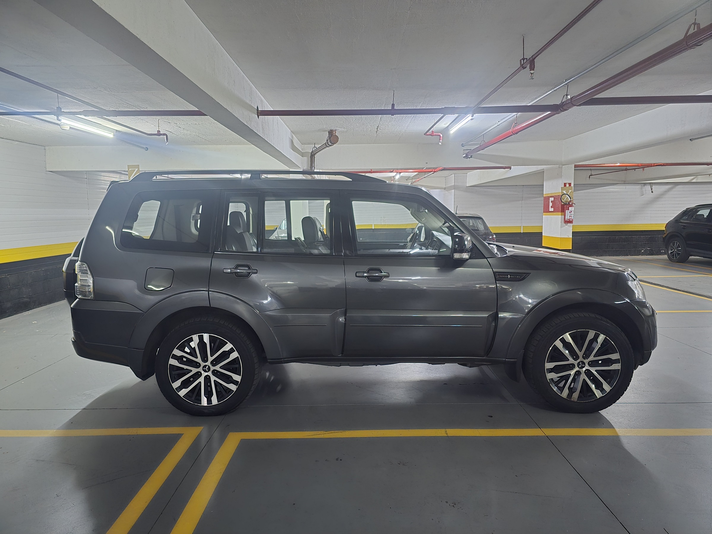 MITSUBISHI PAJERO 3.2 HPE 4X4 7 LUGARES 16V TURBO INTERCOOLER DIESEL 4P AUTOMÁTICO