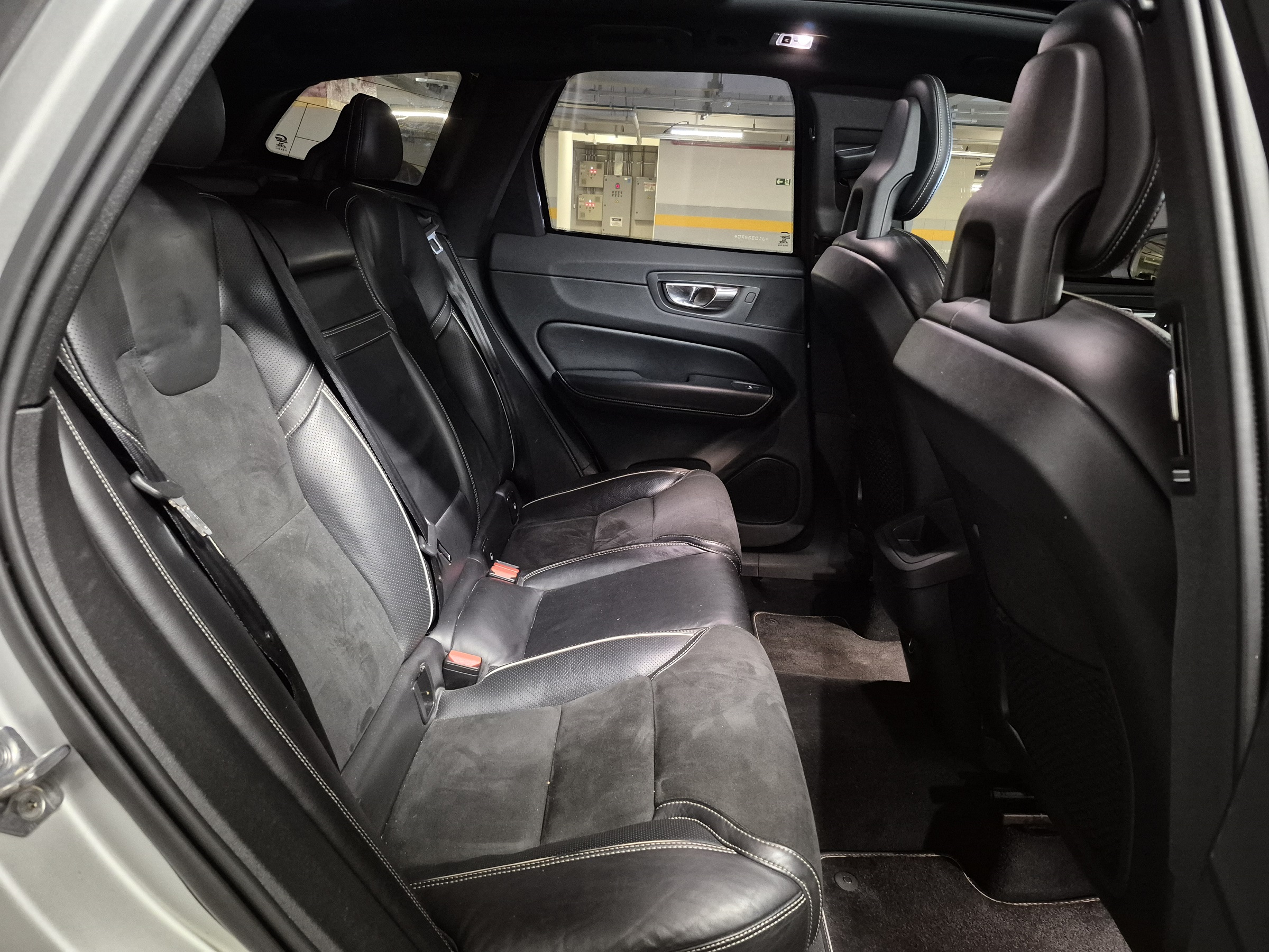 VOLVO XC60 2.0 T5 R DESIGN TURBO GASOLINA 4P AUTOMÁTICO