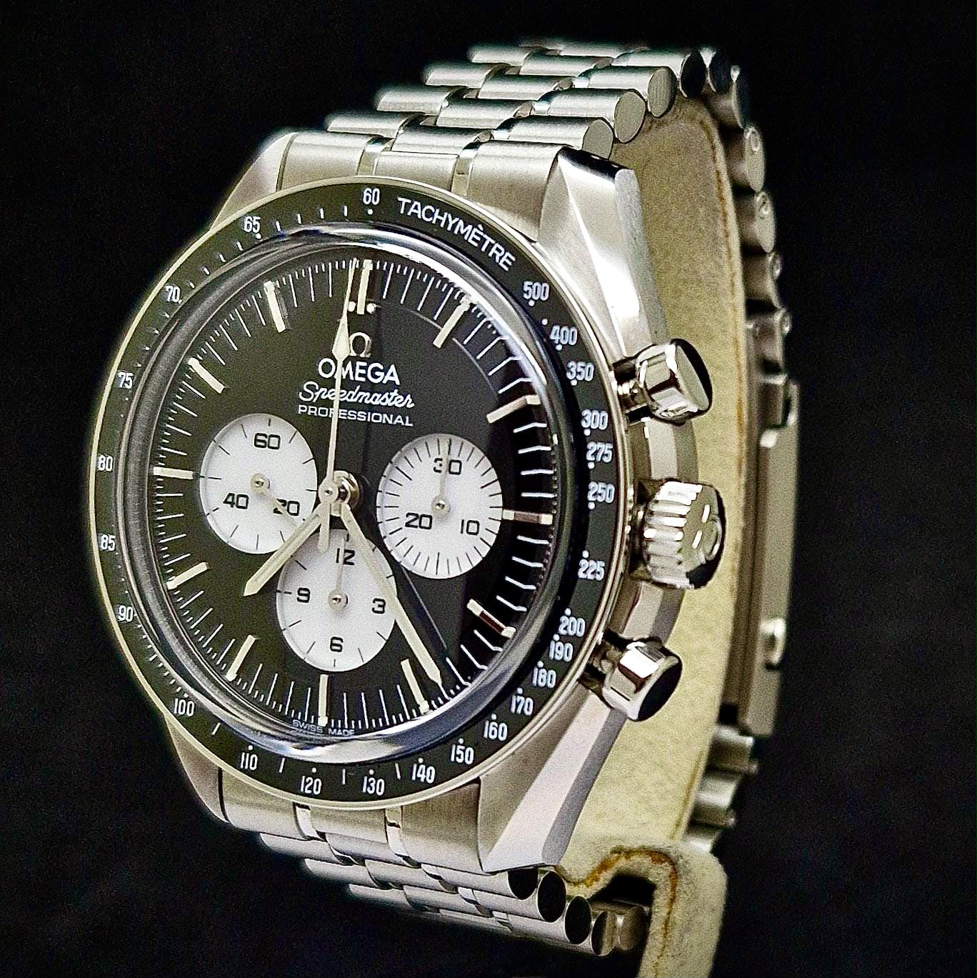OMEGA SPEEDMASTER PROFESSIONAL MOONWATCH