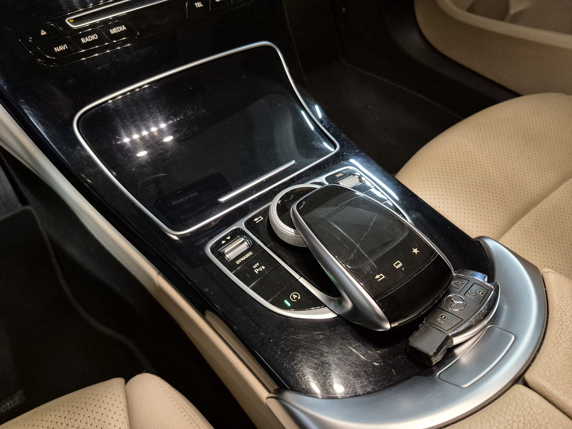 MERCEDES-BENZ C 200 2.0 CGI AVANTGARDE 16V GASOLINA 4P AUTOMÁTICO