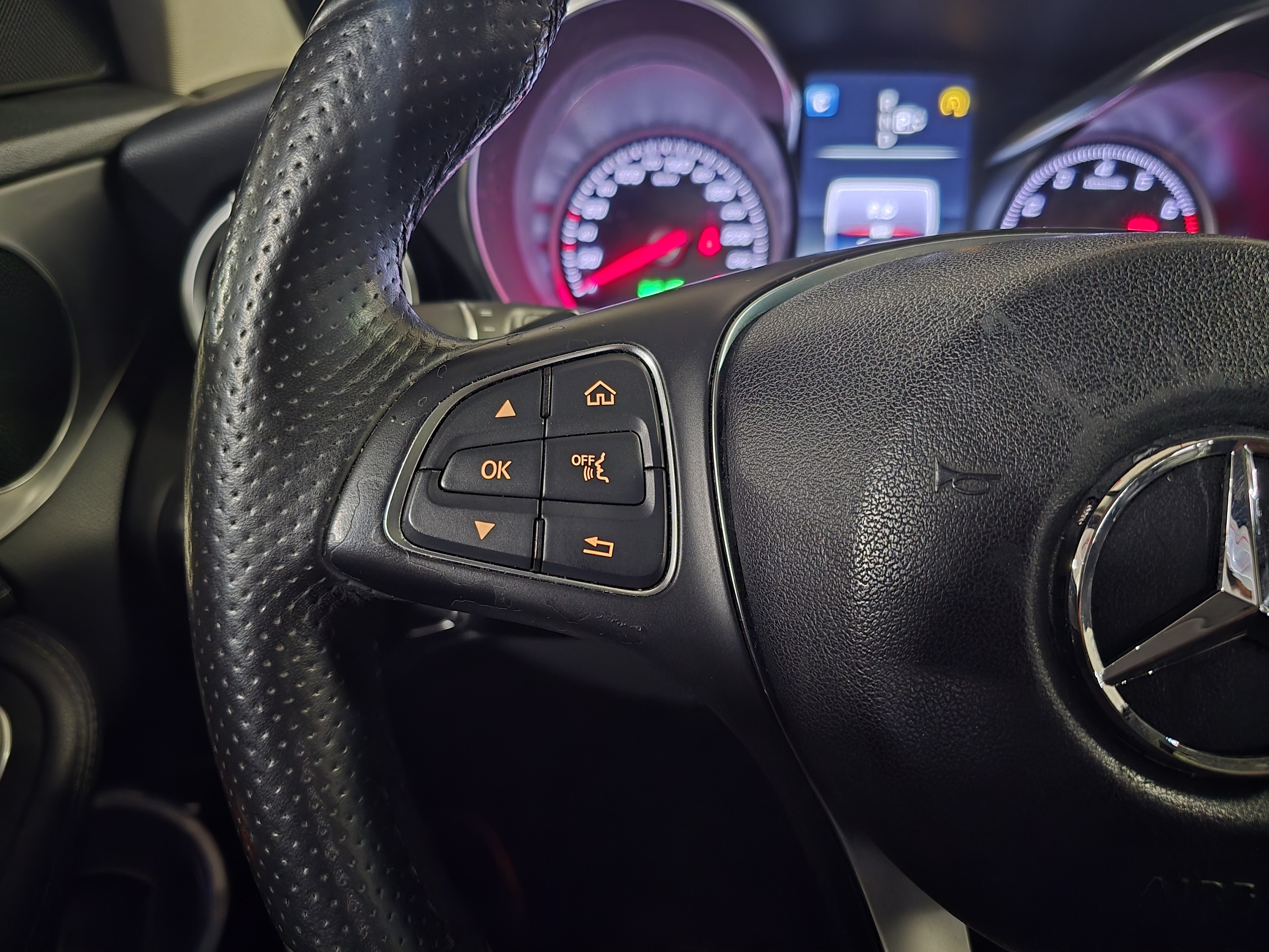 MERCEDES-BENZ C 200 2.0 CGI AVANTGARDE 16V GASOLINA 4P AUTOMÁTICO