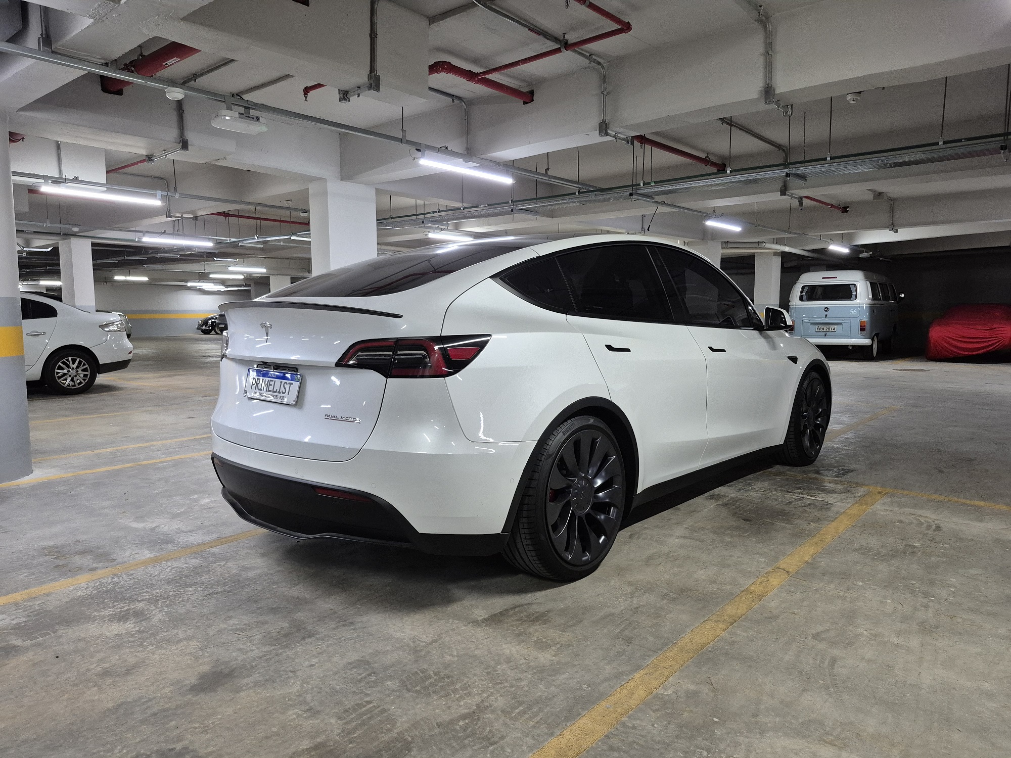 TESLA MODEL Y LONG RANGE PERFORMANCE AWD