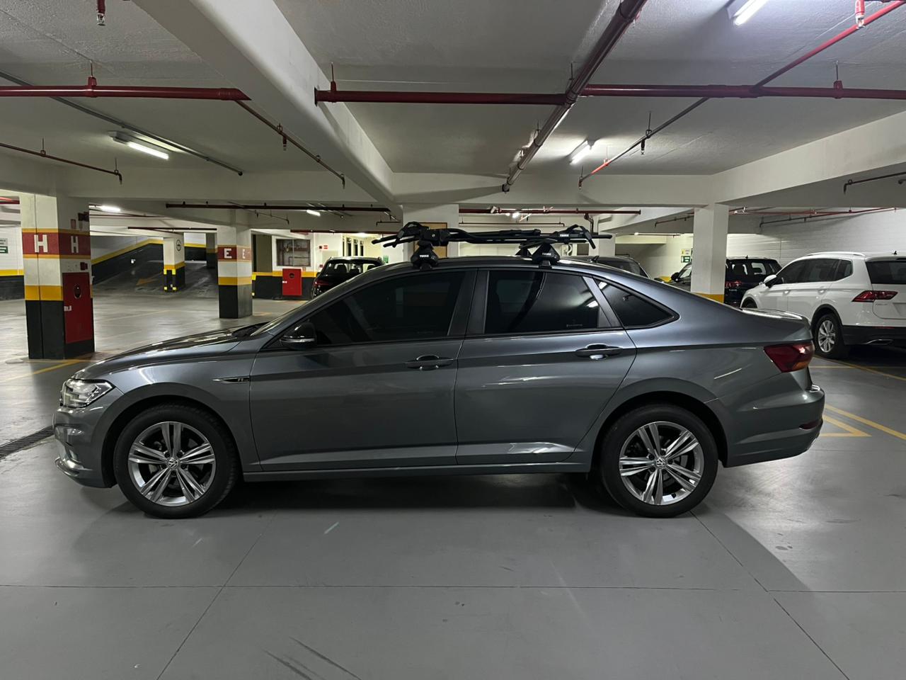 VOLKSWAGEN JETTA 1.4 250 TSI TOTAL FLEX R-LINE TIPTRONIC