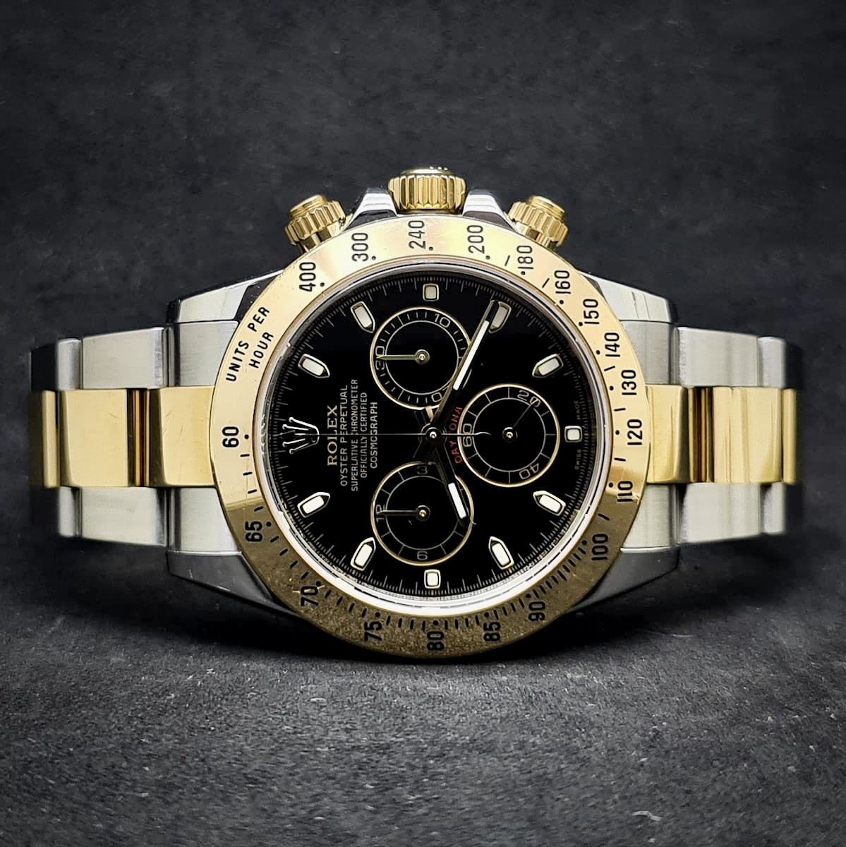 ROLEX COSMOGRAPH DAYTONA - GOLD & STEEL